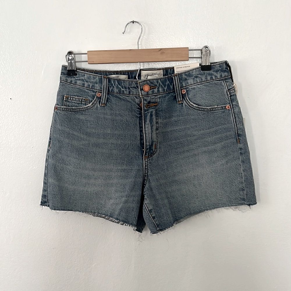Universal thread vintage midi shorts